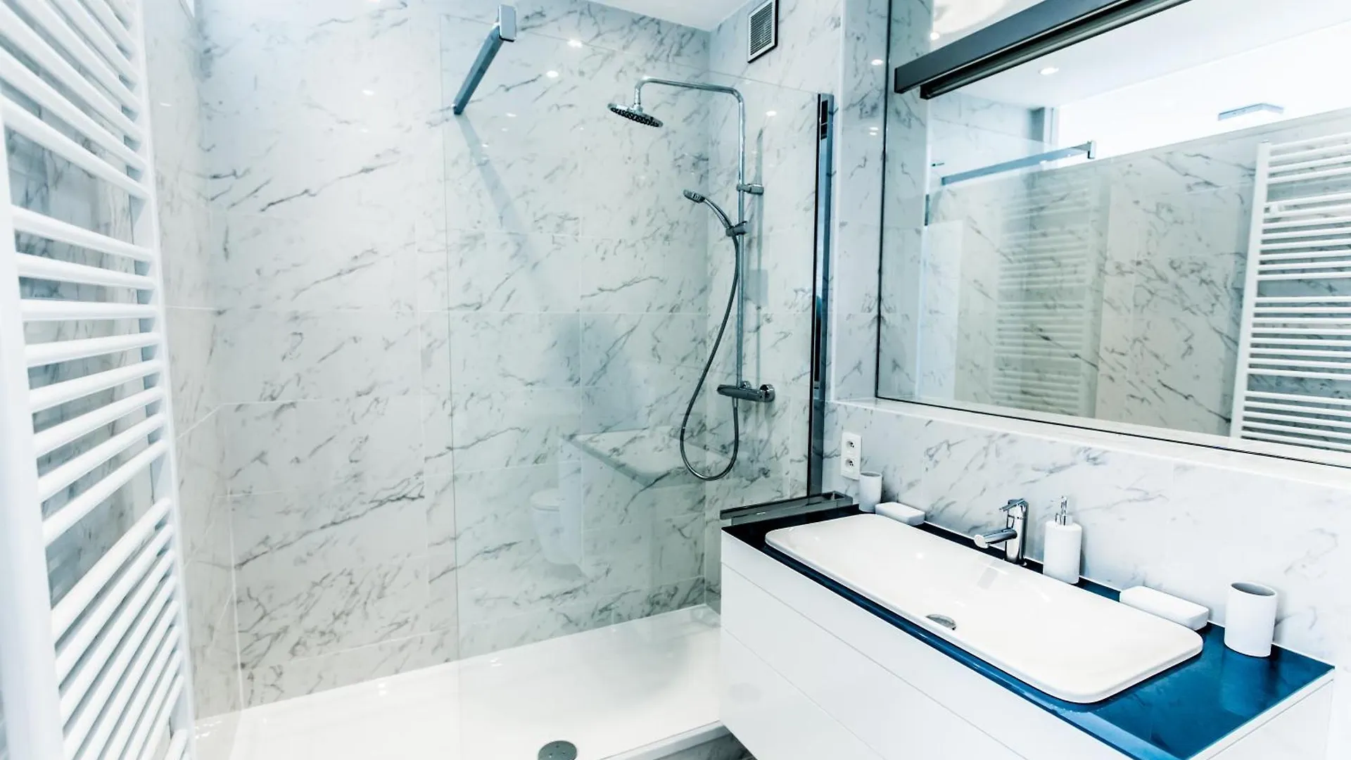 Magnifique Penthouse 3 Chambres Et Terrasse Sur L'Avenue Louise Brussels Belgium