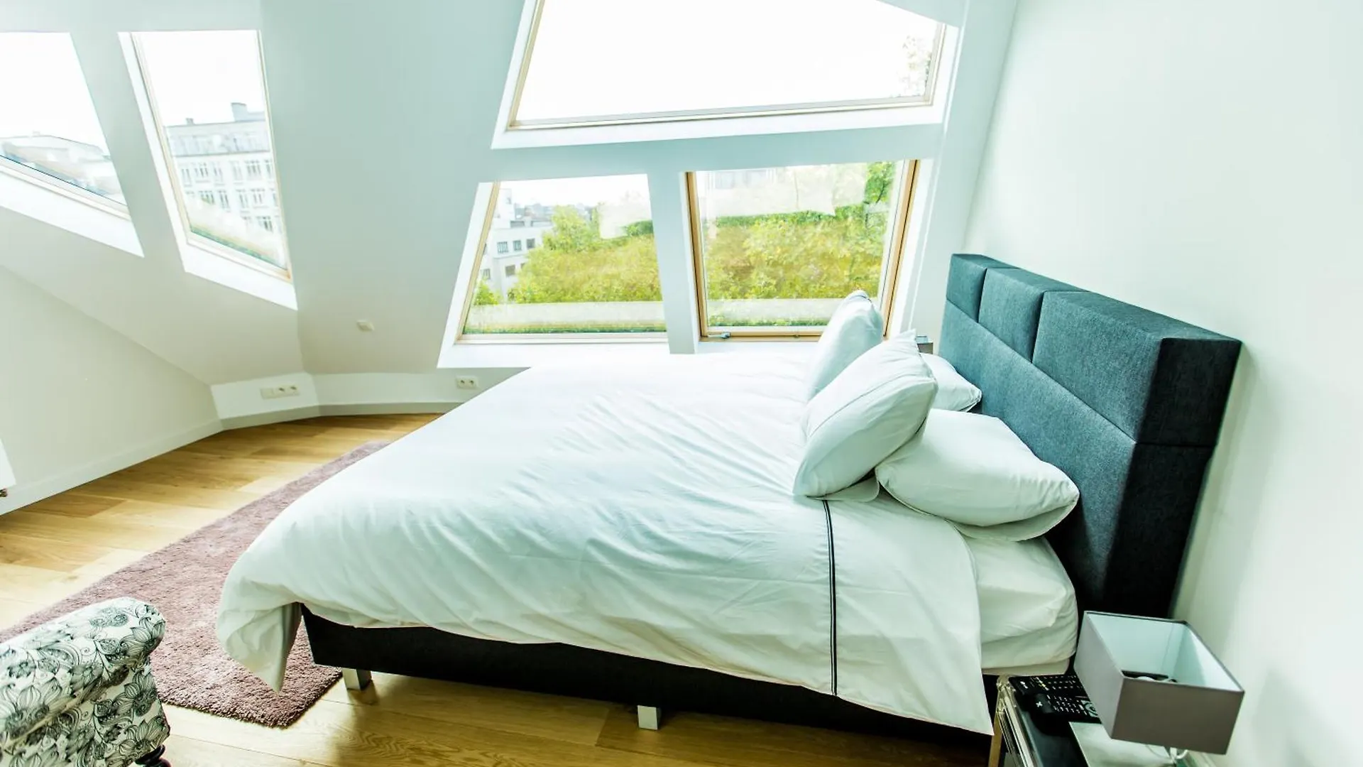 Magnifique Penthouse 3 Chambres Et Terrasse Sur L'Avenue Louise Brussels Apartment